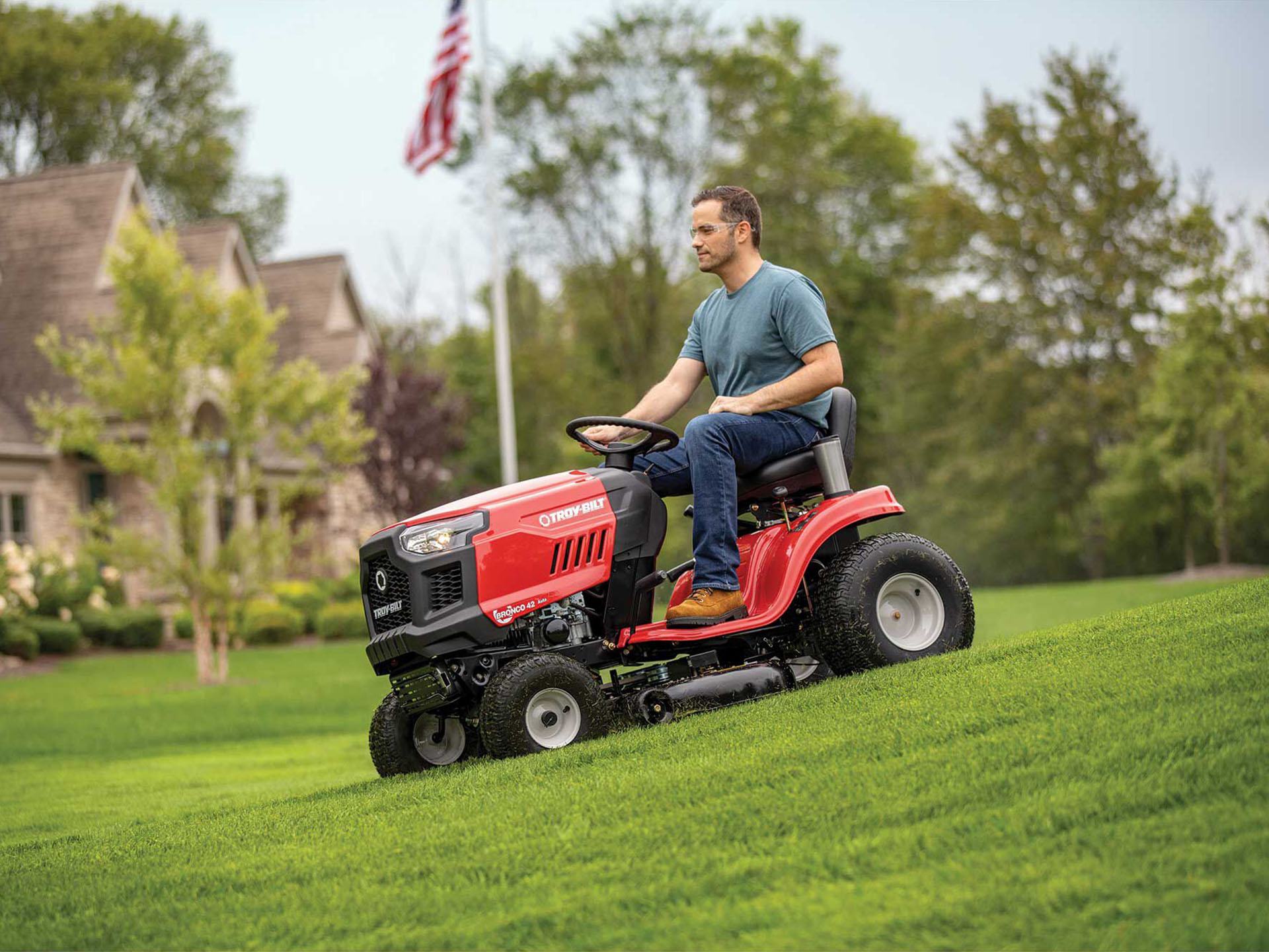 ★今だけ激安特価★カウチ　NEW　MONTELO　BK/BR/GN/GR/OR New 2024 TROY-Bilt Bronco 42 42 in. Briggs & Stratton 547 cc Lawn